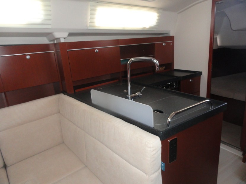 Hanse 385, Riana | Yacht Charter Croatia