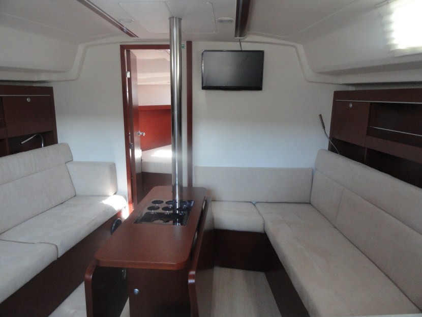 Hanse 385, Riana | Yacht Charter Croatia