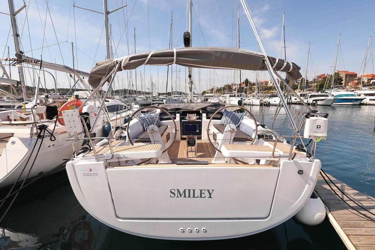 Hanse 388, Smiley | Yachtcharter Kroatien
