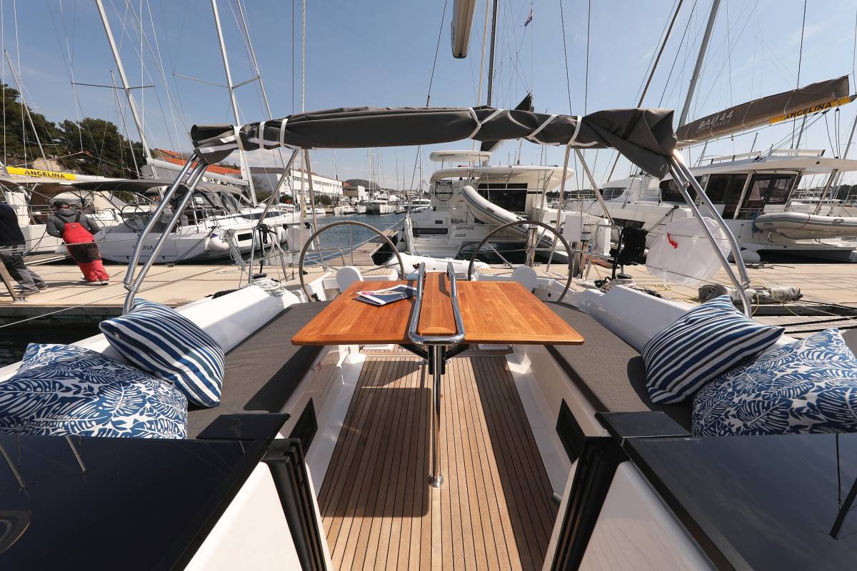 Hanse 388, Smiley | Yachtcharter Kroatien