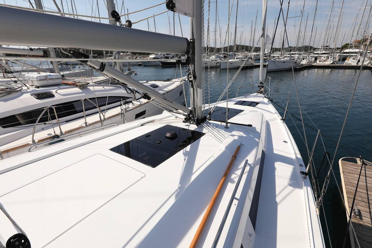 Hanse 388, Smiley | Yachtcharter Kroatien