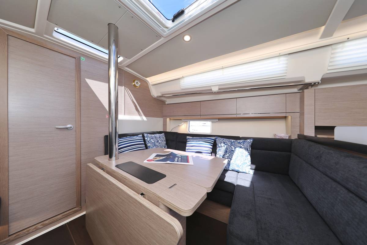 Hanse 388, Smiley | Yachtcharter Kroatien