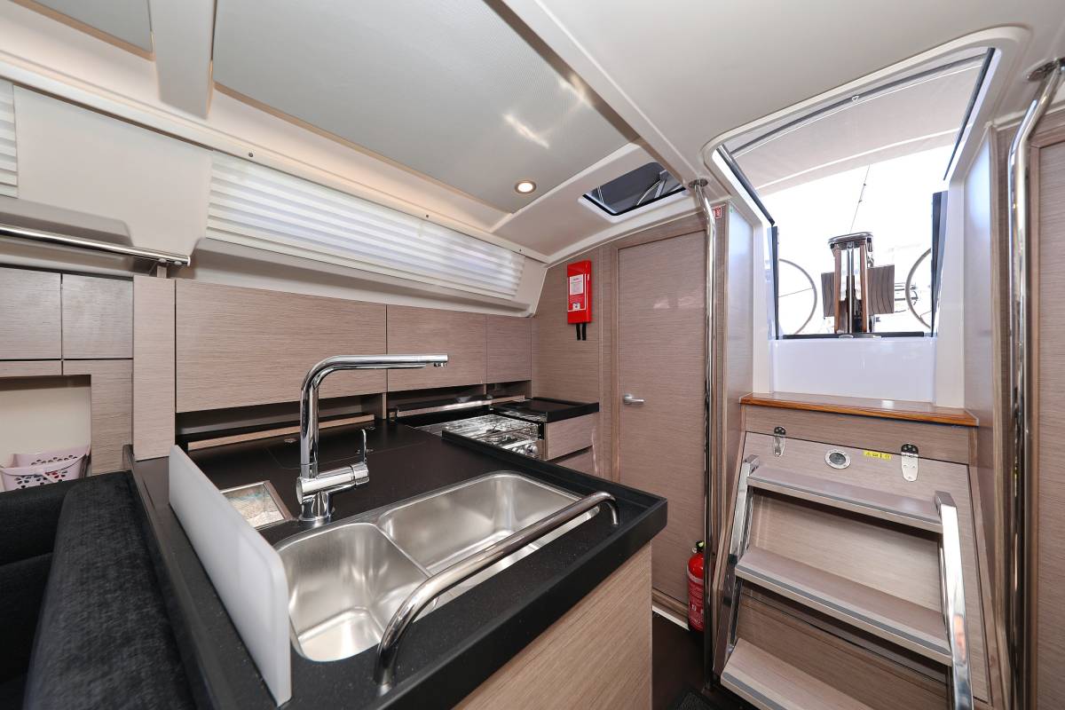 Hanse 388, Smiley | Yachtcharter Kroatien