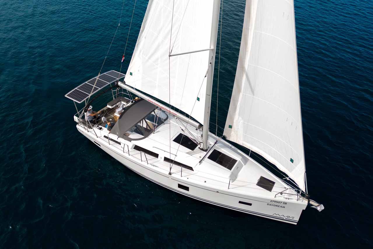 Hanse 388, Daydream | Noleggio di Yacht Croazia