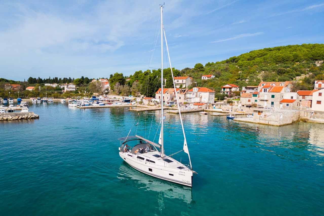 Hanse 388, Daydream | Noleggio di Yacht Croazia