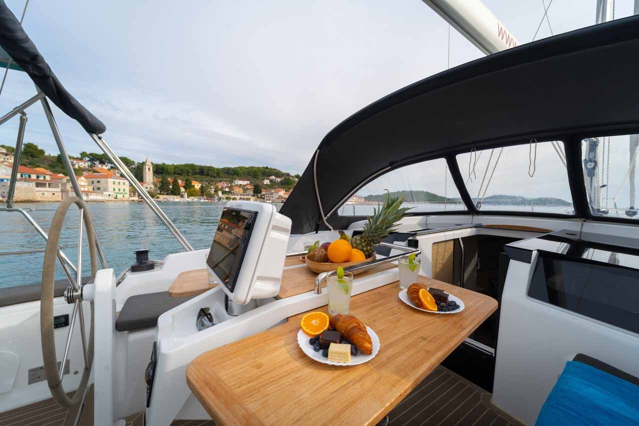 Hanse 388, Daydream | Noleggio di Yacht Croazia