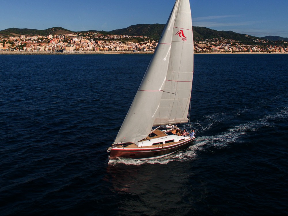 Hanse 388, Barcelona | Noleggio di Yacht Croazia