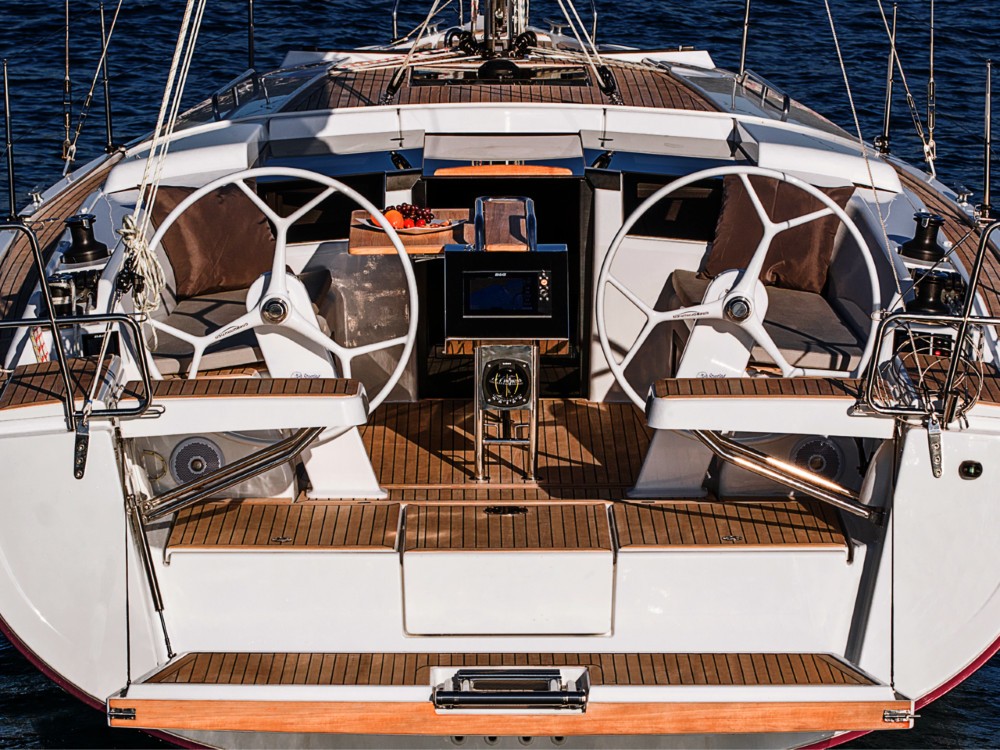 Hanse 388, Barcelona | Noleggio di Yacht Croazia