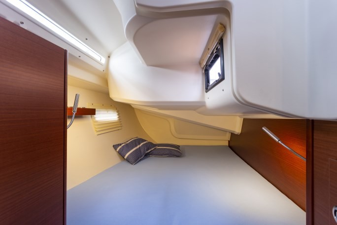 Hanse 388, Tadeja | Yacht Charter Croatia