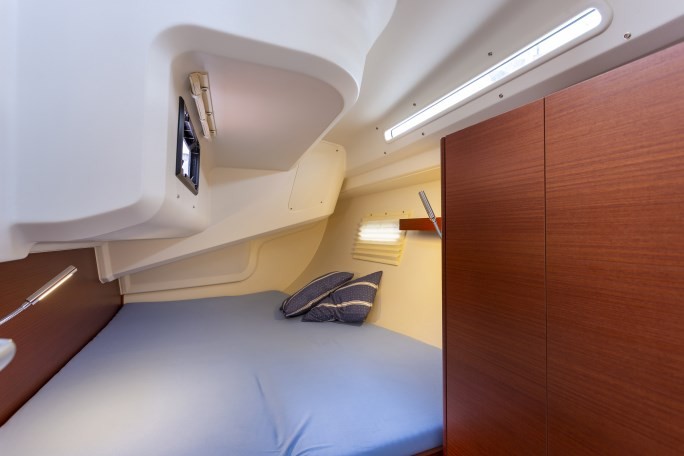 Hanse 388, Tadeja | Yacht Charter Croatia