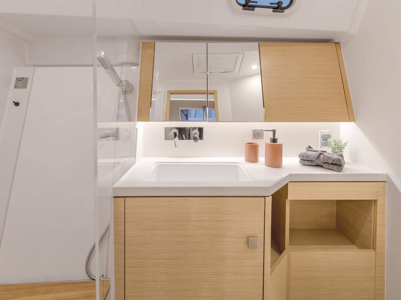 Hanse 410, Taja | Yacht Charter Croatia