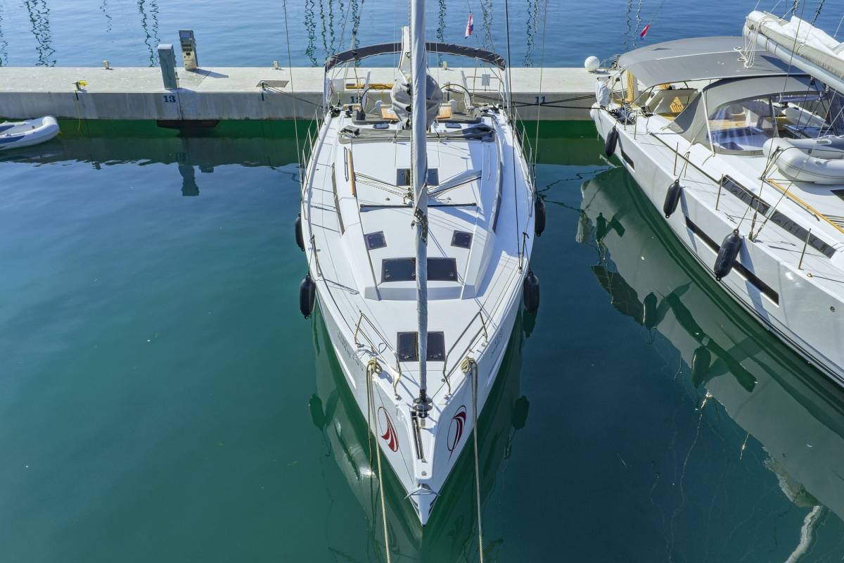 Hanse 410, Cleo | Noleggio di Yacht Croazia