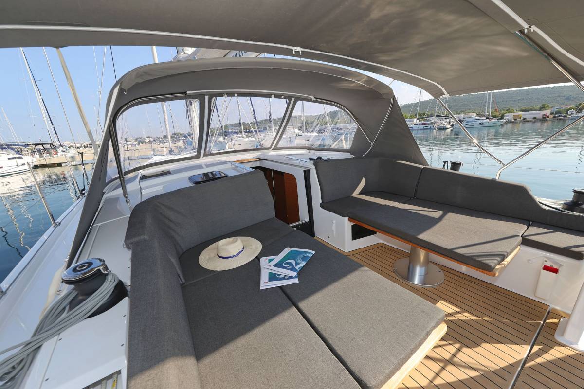 Hanse 410, Cleo | Noleggio di Yacht Croazia