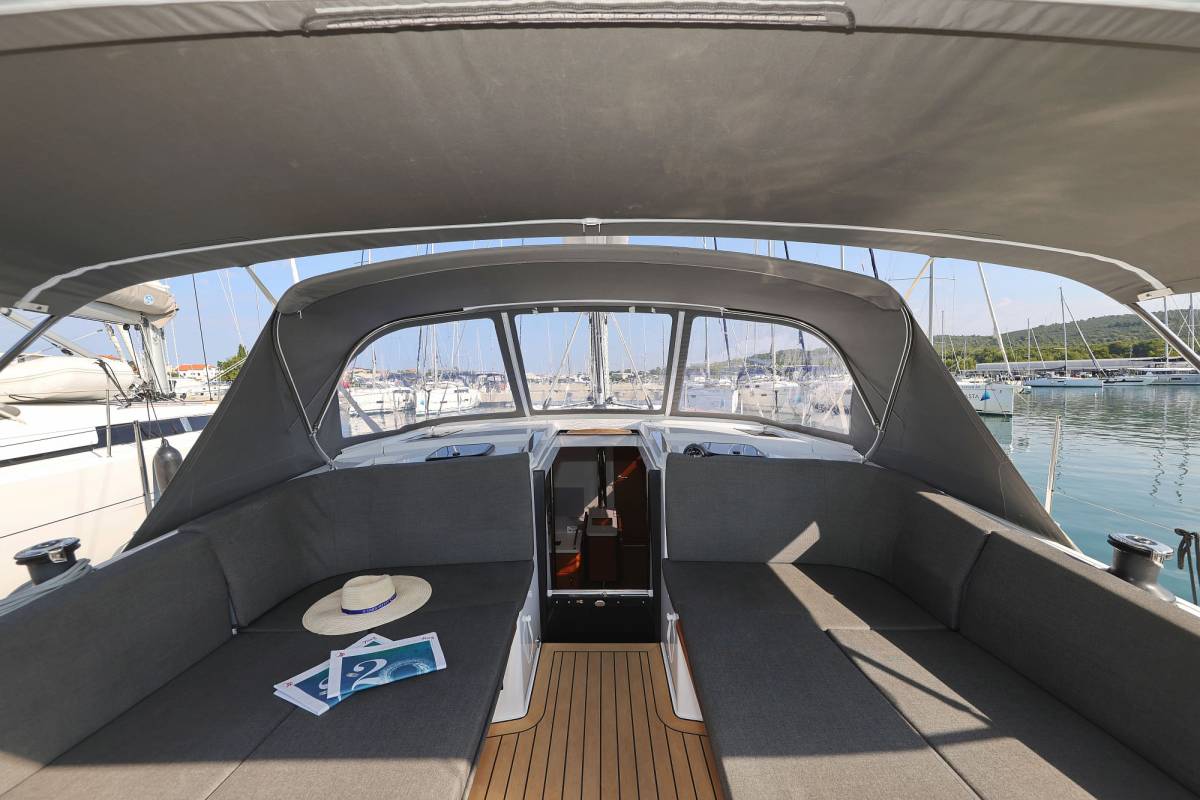 Hanse 410, Cleo | Noleggio di Yacht Croazia