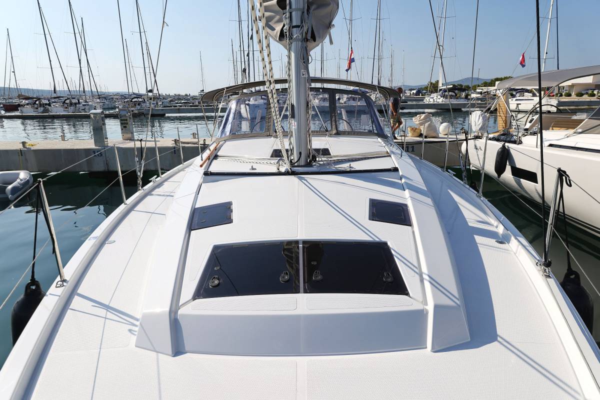 Hanse 410, Cleo | Noleggio di Yacht Croazia