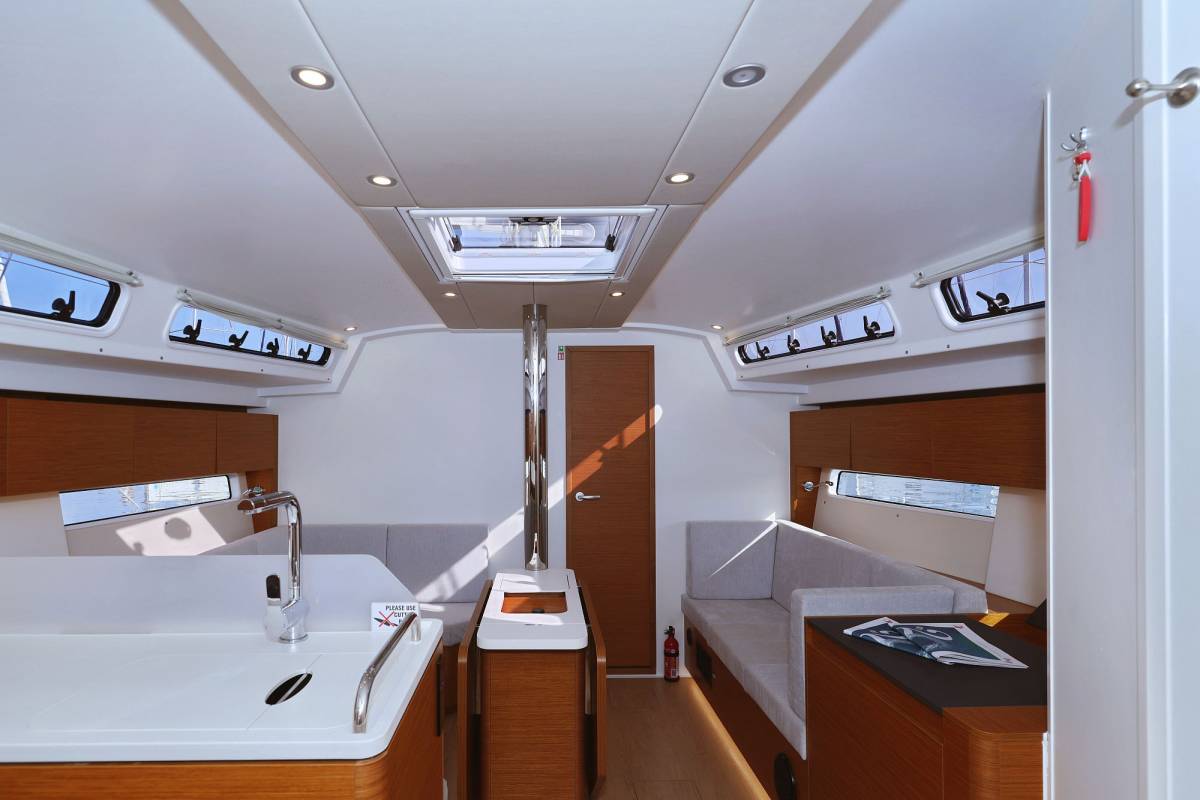 Hanse 410, Cleo | Noleggio di Yacht Croazia