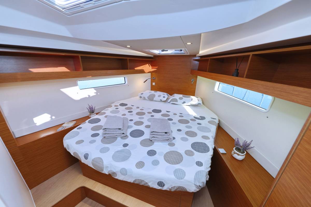 Hanse 410, Cleo | Noleggio di Yacht Croazia