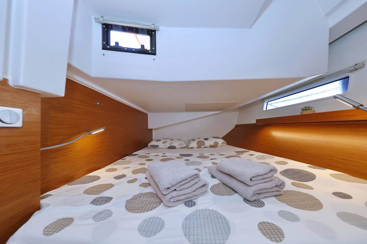 Hanse 410, Cleo | Noleggio di Yacht Croazia