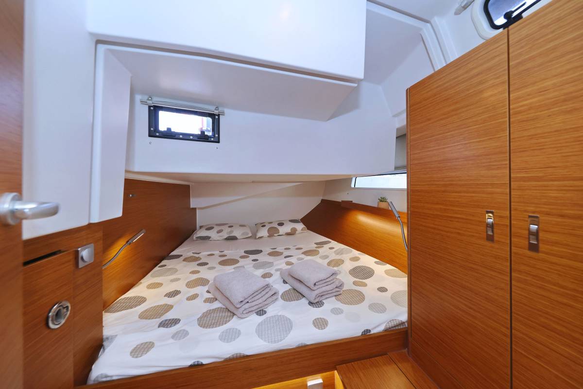 Hanse 410, Cleo | Noleggio di Yacht Croazia