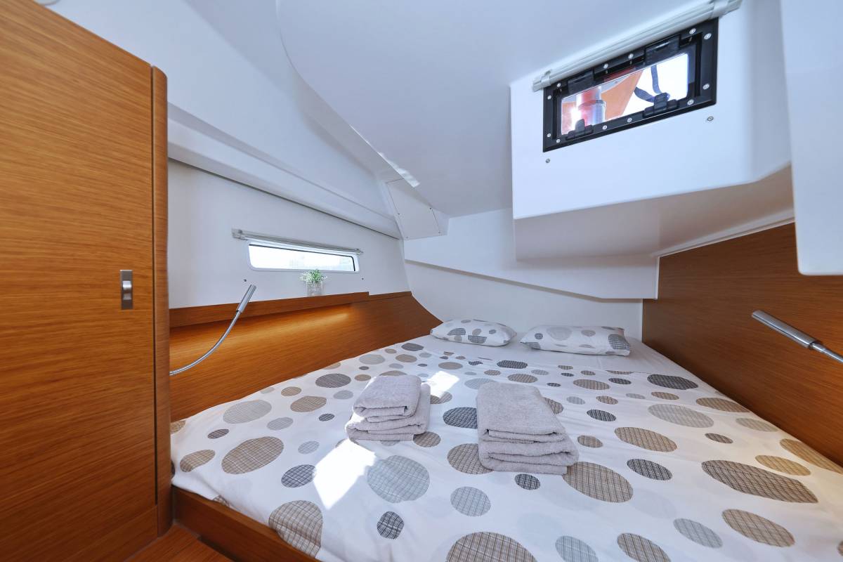 Hanse 410, Cleo | Noleggio di Yacht Croazia