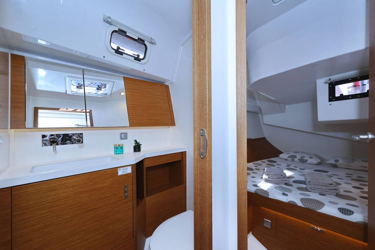 Hanse 410, Cleo | Noleggio di Yacht Croazia