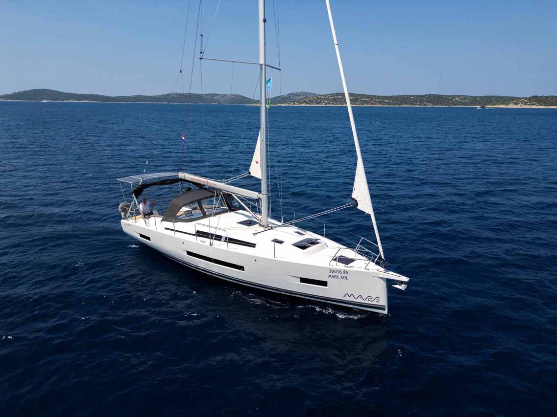 Hanse 410, Mare Sol | Noleggio di Yacht Croazia