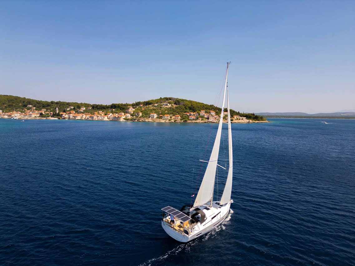 Hanse 410, Mare Sol | Noleggio di Yacht Croazia