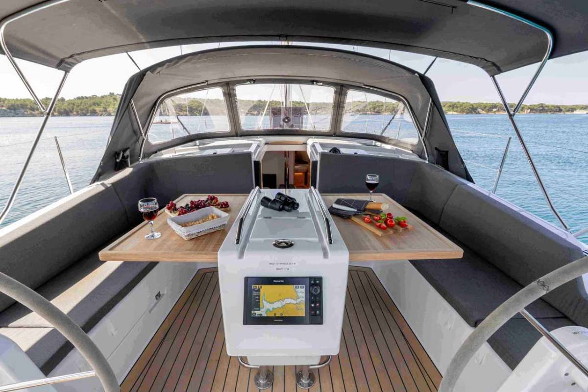 Hanse 410, Mare Sol | Noleggio di Yacht Croazia