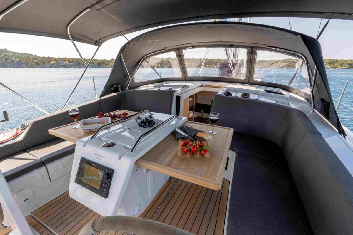 Hanse 410, Mare Sol | Noleggio di Yacht Croazia