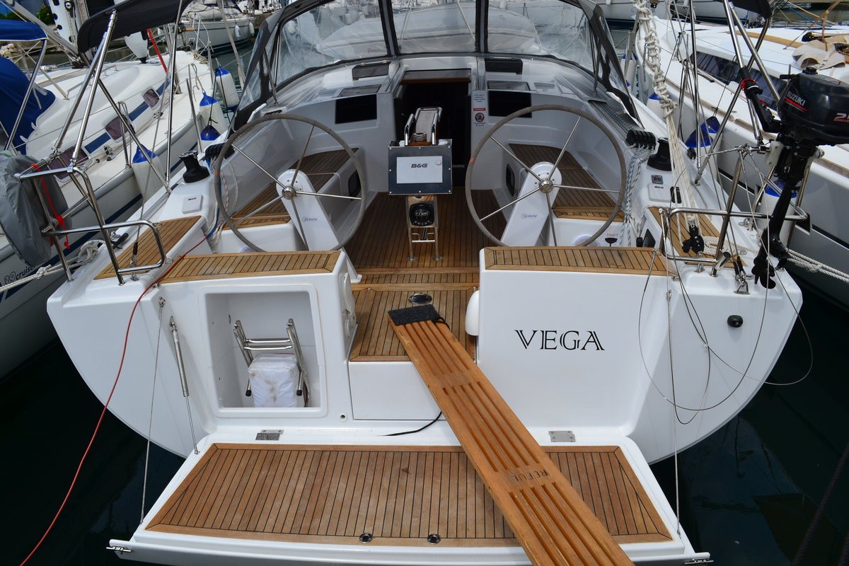 Hanse 415, Vega | Yacht Charter Croatia