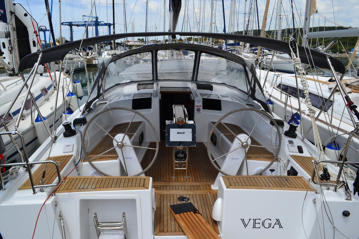 Hanse 415, Vega | Yacht Charter Croatia