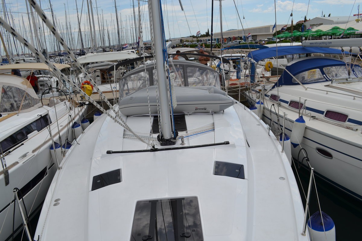 Hanse 415, Vega | Yacht Charter Croatia