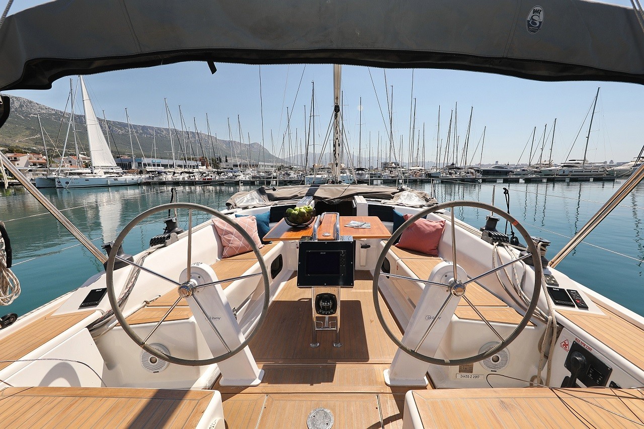 Hanse 415, Luna | Yacht Charter Croatia