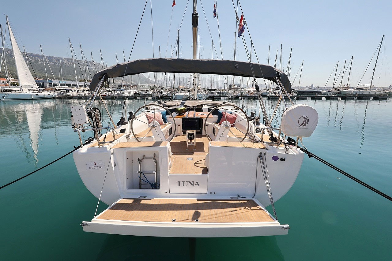 Hanse 415, Luna | Yacht Charter Croatia