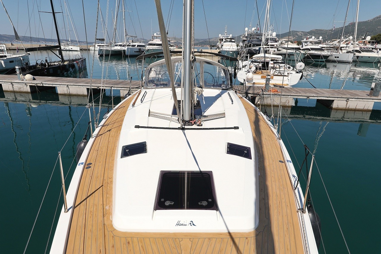 Hanse 415, Luna | Yacht Charter Croatia