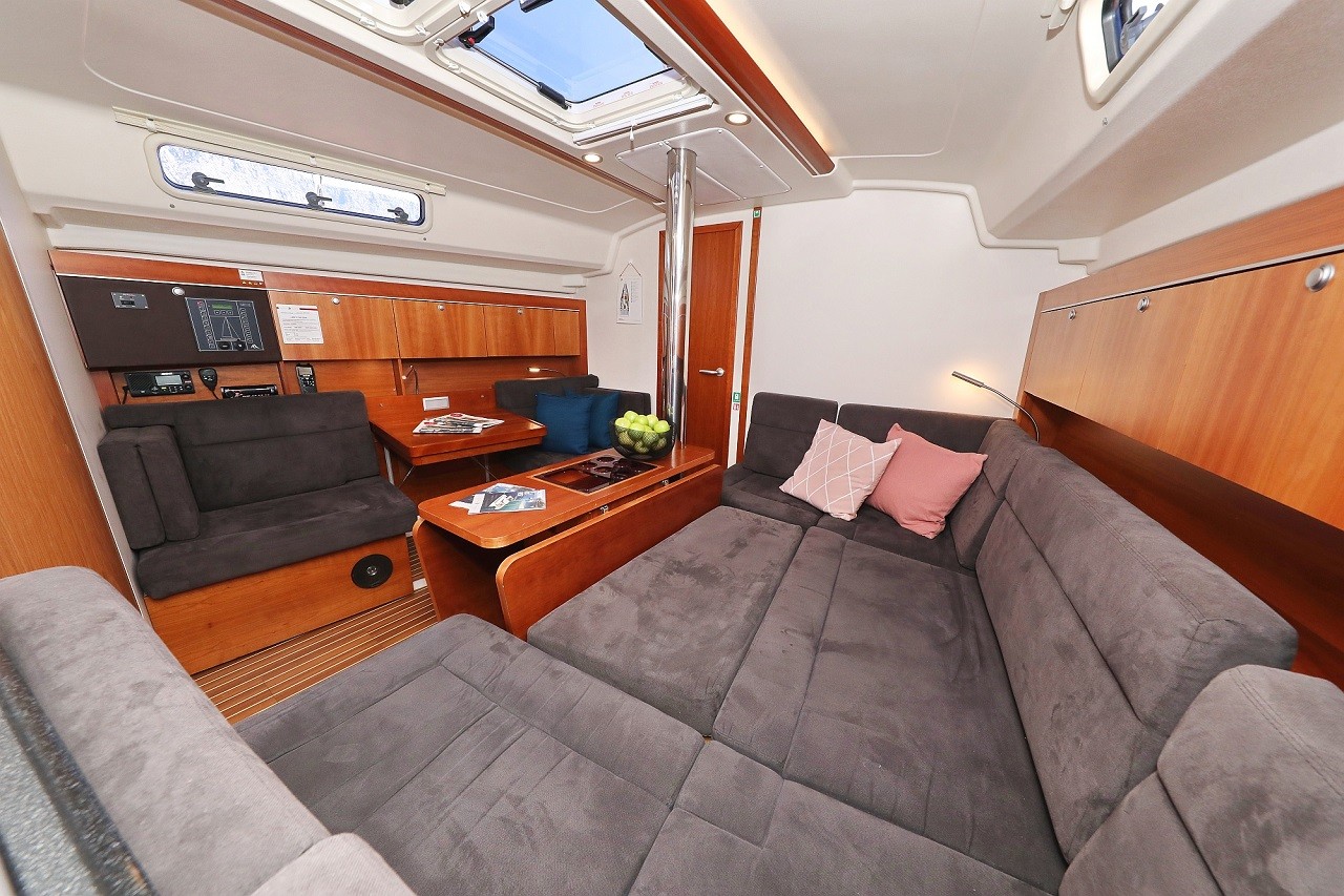 Hanse 415, Luna | Yacht Charter Croatia