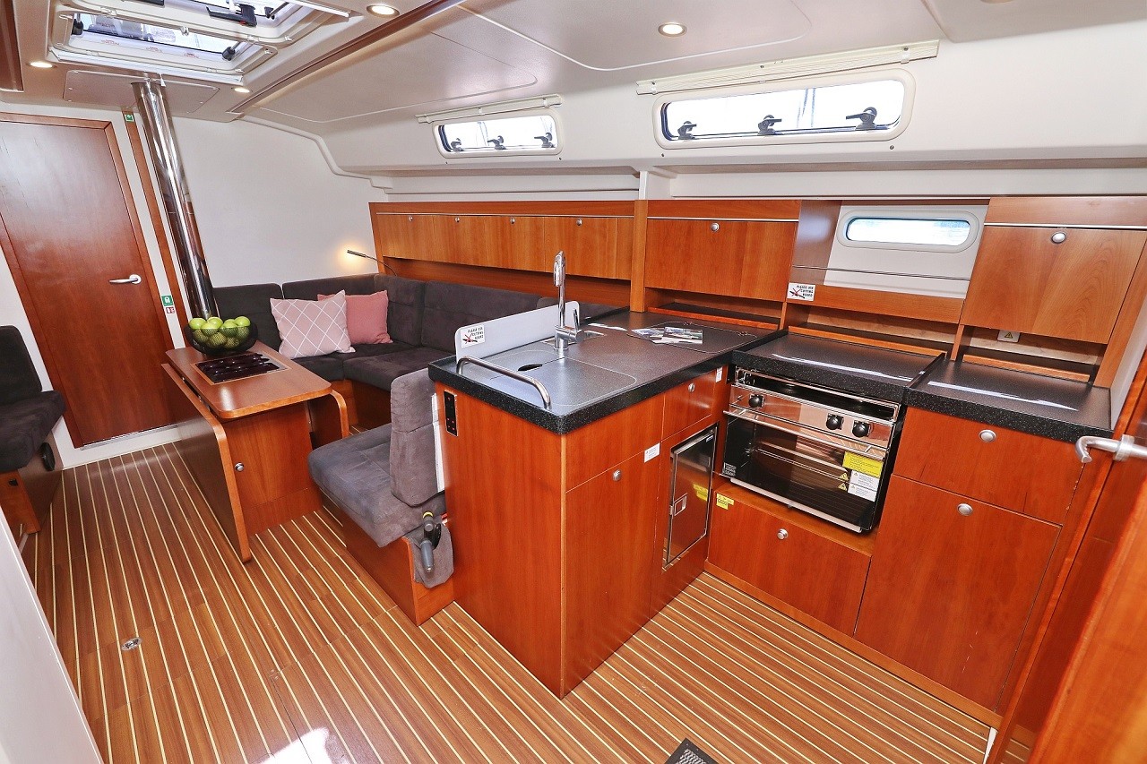 Hanse 415, Luna | Yacht Charter Croatia