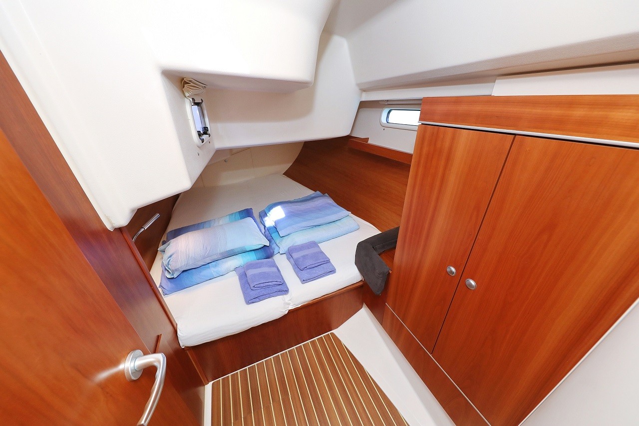 Hanse 415, Luna | Yacht Charter Croatia