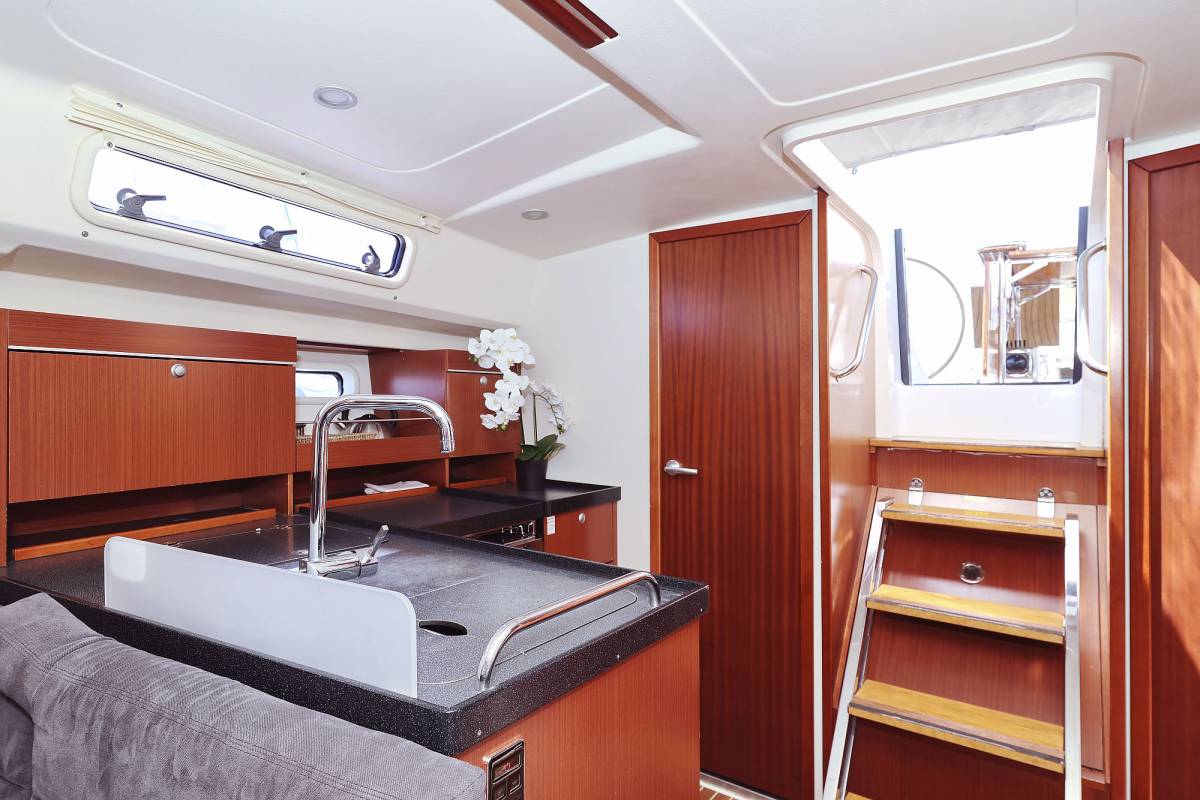 Hanse 415, Natali | Yacht Charter Croatia