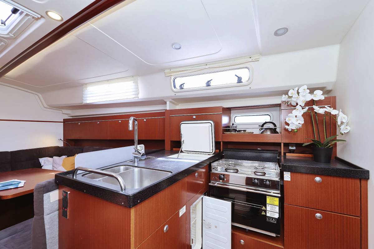 Hanse 415, Natali | Yacht Charter Croatia