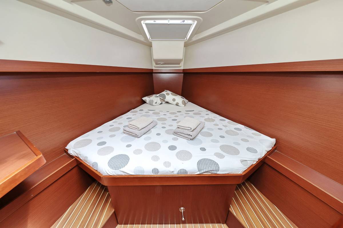 Hanse 415, Natali | Yacht Charter Croatia