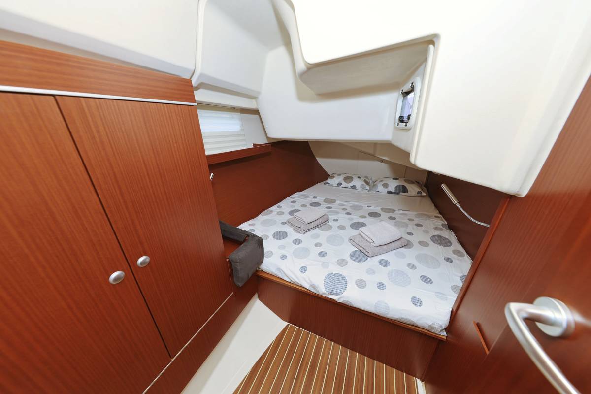 Hanse 415, Natali | Yacht Charter Croatia