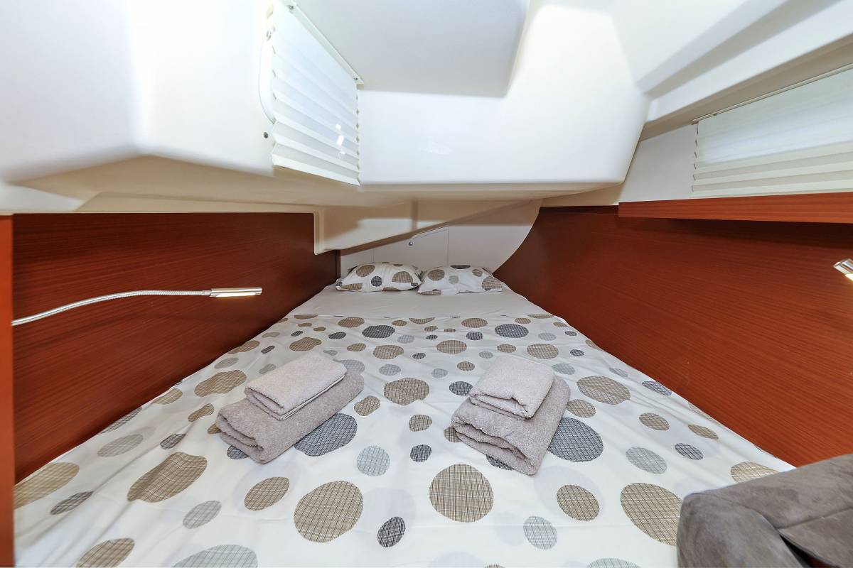 Hanse 415, Natali | Yacht Charter Croatia