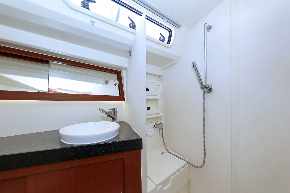 Hanse 415, Natali | Yacht Charter Croatia