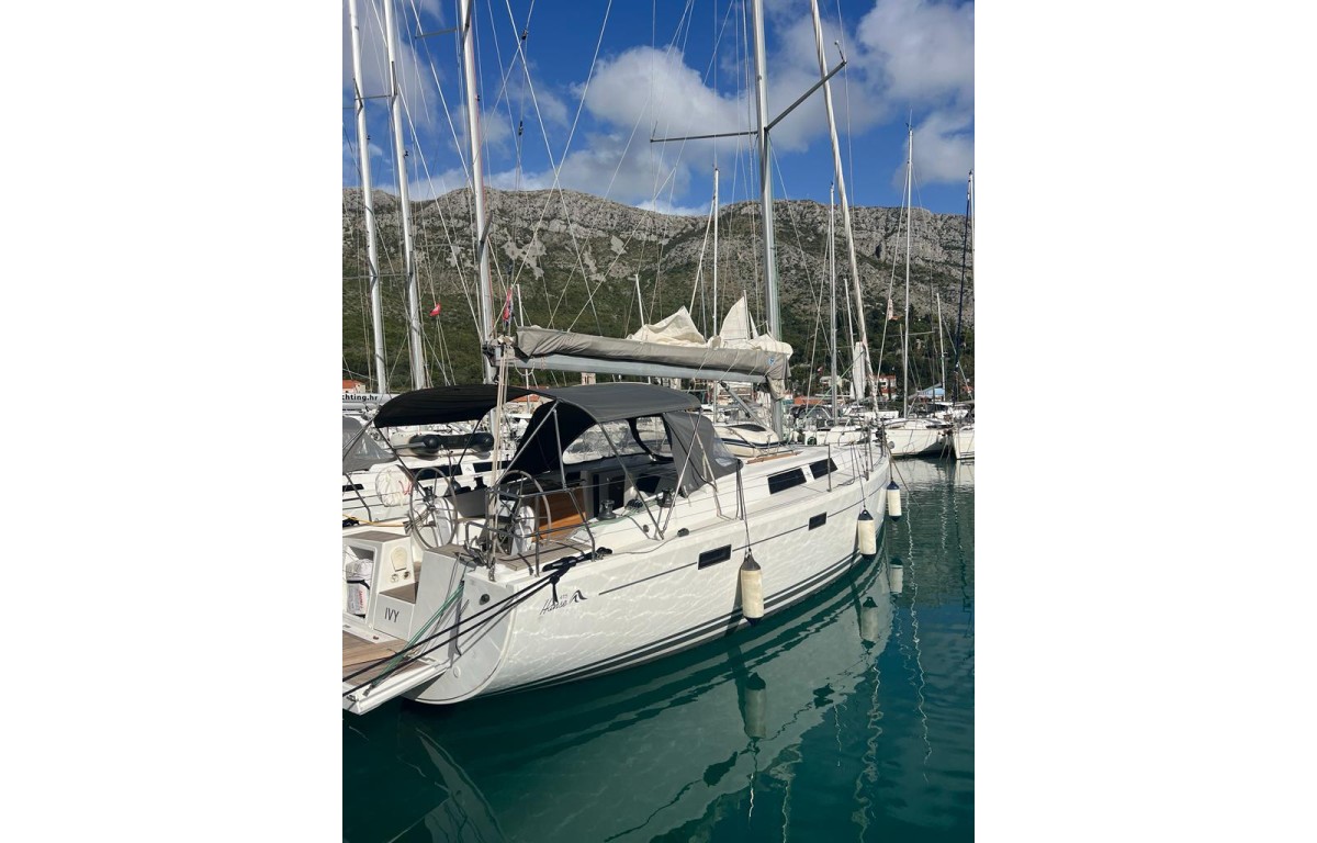 Hanse 415, Ivy | Yacht Charter Croatia