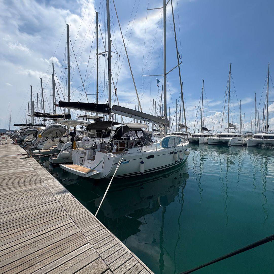 Hanse 415, Ivy | Yacht Charter Croatia