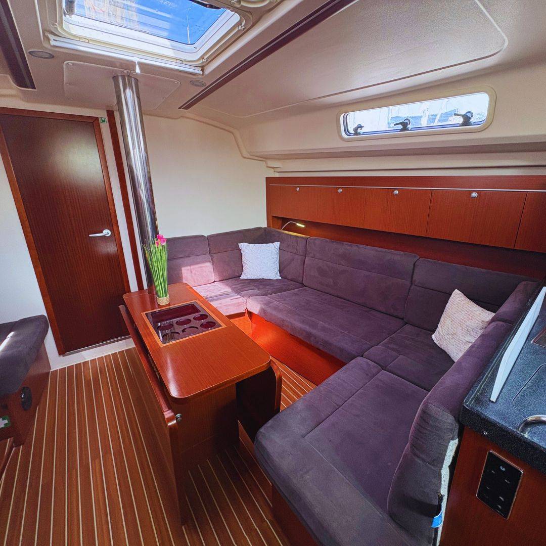 Hanse 415, Ivy | Yacht Charter Croatia