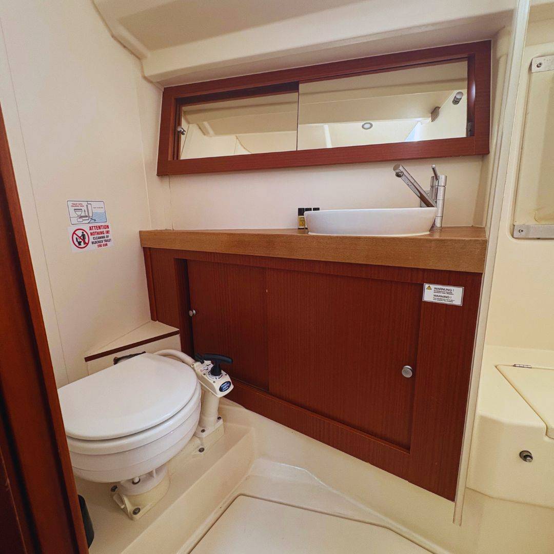 Hanse 415, Ivy | Yacht Charter Croatia