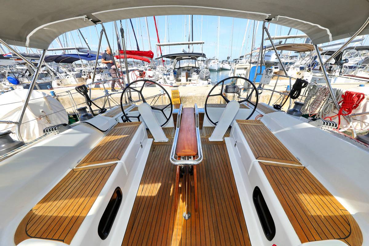 Hanse 415, Pretty Woman | Yacht Charter Croatia
