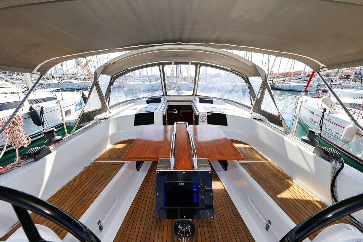 Hanse 415, Pretty Woman | Yacht Charter Croatia
